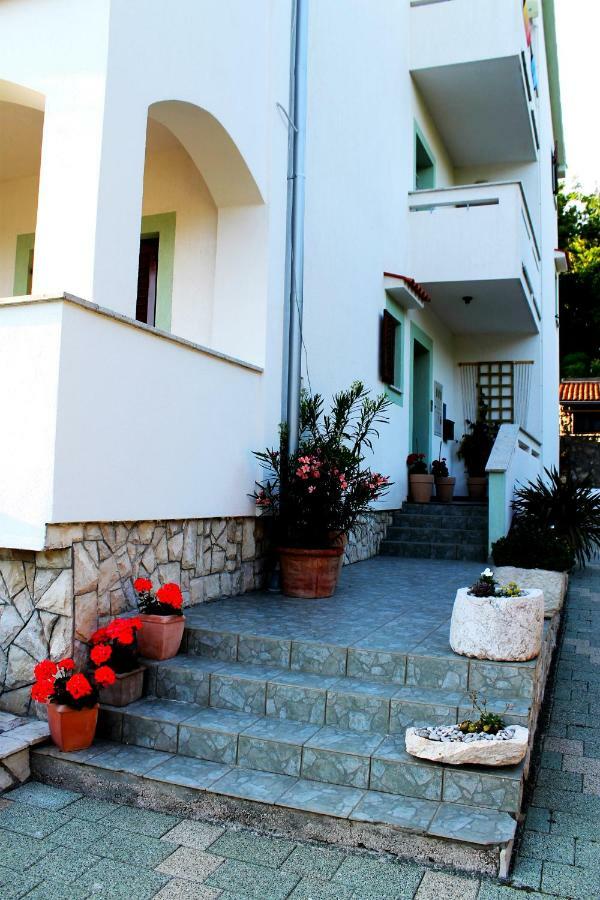 Apartments Frgacic Baška Екстериор снимка